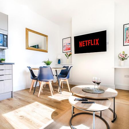 Cozy 2 Bedroom Apartment In Sutton Sutton  Kültér fotó