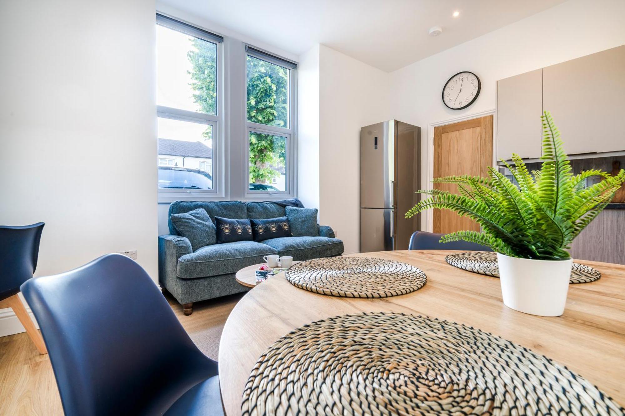 Cozy 2 Bedroom Apartment In Sutton Sutton  Kültér fotó