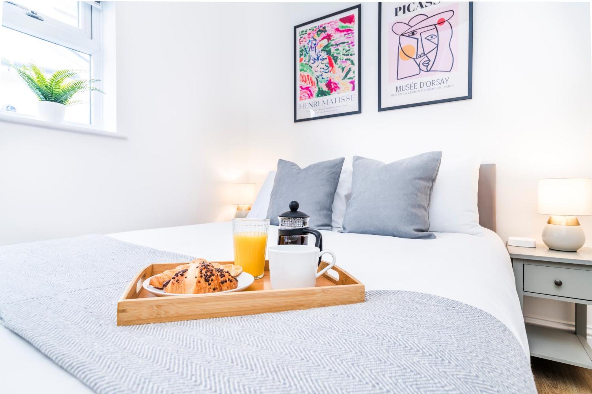 Cozy 2 Bedroom Apartment In Sutton Sutton  Kültér fotó