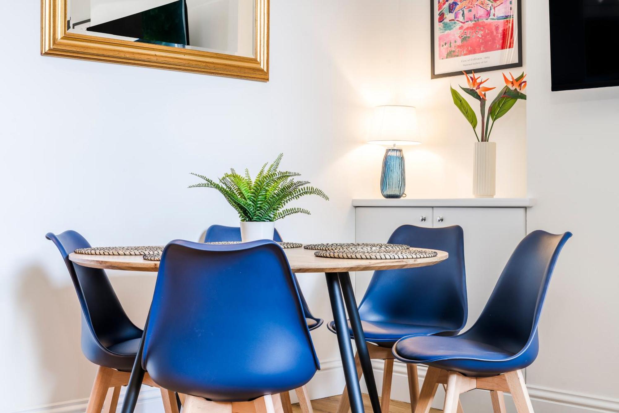 Cozy 2 Bedroom Apartment In Sutton Sutton  Kültér fotó