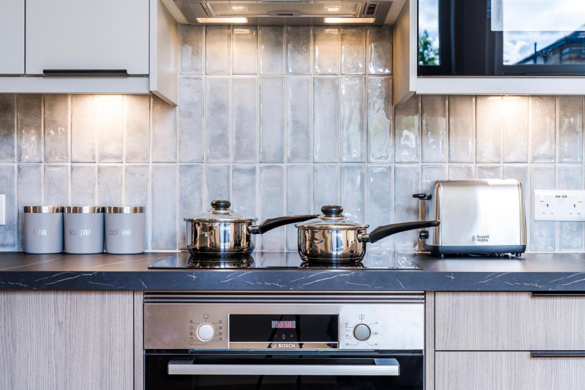 Cozy 2 Bedroom Apartment In Sutton Sutton  Kültér fotó